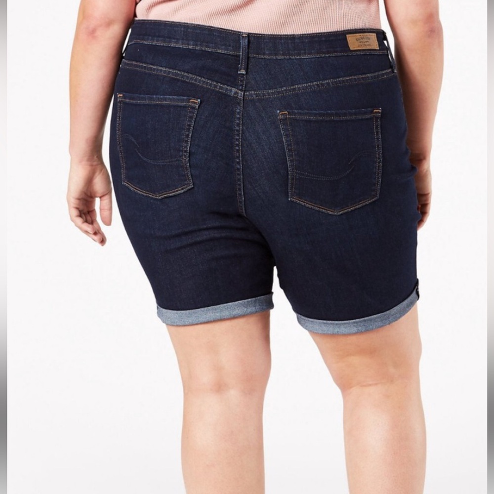 🆕Signature by Levi Strauss & Co. Womens Plus Size Bermuda Shorts